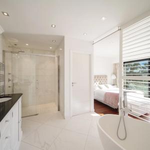 SUPER CANNES VILLA CONTEMPORAINE VUE MER A VENDRE