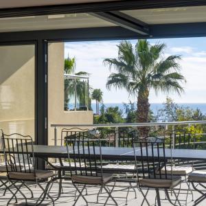 SUPER CANNES VILLA CONTEMPORAINE VUE MER A VENDRE