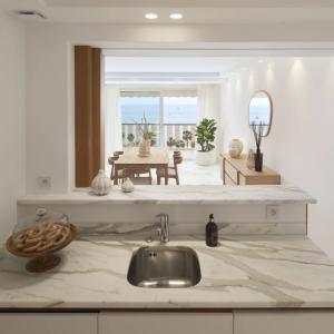 Cannes Croisette - Appartement 3 pièces rénové vue mer à vendre