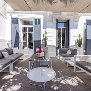 CANNES CENTRE VILLE MAISON RENOVEE A VENDRE  PISCINE PETIT JUAS 