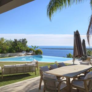 CANNES VILLA RENOVEE VUE MER PANORAMIQUE A VENDRE