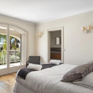 CANNES VILLA RENOVEE VUE MER PANORAMIQUE A VENDRE