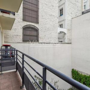 Paris VIIIe - Avenue Montaigne / Place François 1er