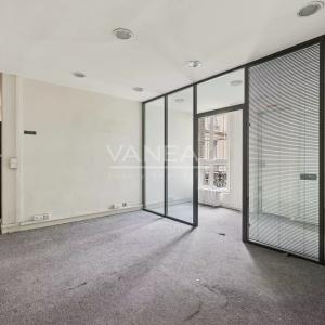 Paris VIII - Triangle d'or - Appartement de caractère traversant