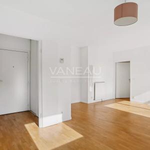 Exclusivité : Trois pièces avec balcon en étage