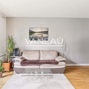 Deux pièces avec balcon exposé sud - immeuble moderne