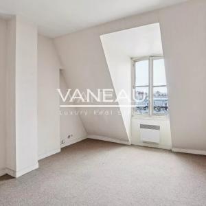 Paris Xe - Rue du Faubourg Saint-Denis proche Gare de l'Est - St