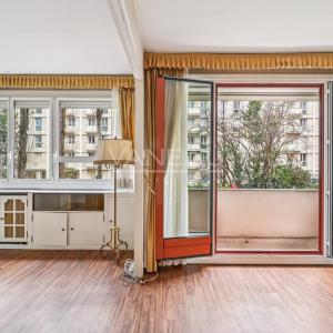 Paris XVe - Appartement quatre pièces avec loggia