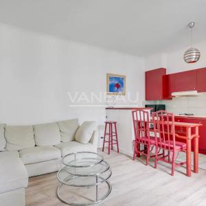 Paris 15ème - Ernest Renan - charmant deux pièces en étage élevé