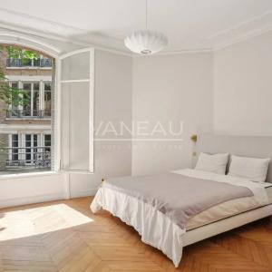 Paris XVIe-Trocadéro-Superbe appartement de 7 pièces prêt à vivr