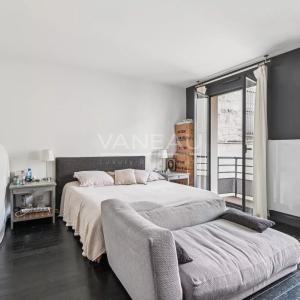 Paris VIIIe - Avenue Montaigne / Place François 1er