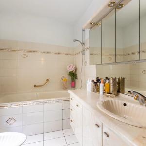 Neuilly - Sablons - Full Pasteur