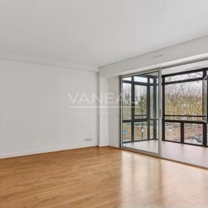 Boulogne / Point du jour -  Studio lumineux avec loggia