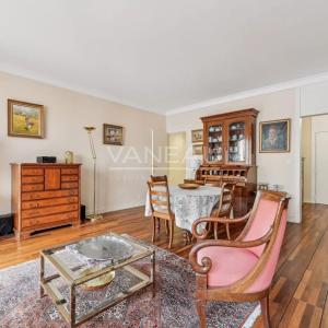 Paris VIIe - PLACE DE BRETEUIL - Appartement avec terrasse