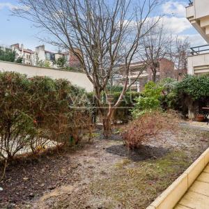 Deux pièces avec terrasse-jardin au calme