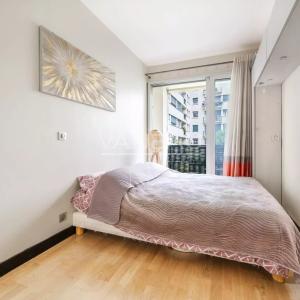 PARIS XVIIe - Rue des Acacias - Trois pièces avec balcon