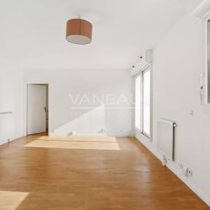 Exclusivité : Trois pièces avec balcon en étage