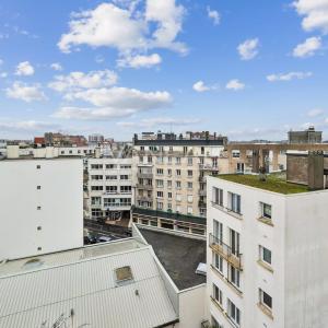 Boulogne Reine-Victor-Hugo– Duplex trois pièces en dernier étage