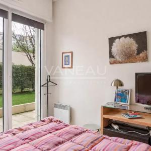 Deux pièces avec terrasse-jardin au calme