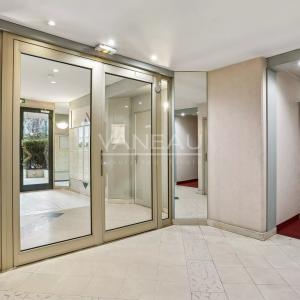 Deux pièces avec terrasse-jardin au calme