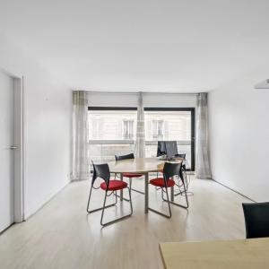 Paris XVe - Volontaires / Vaugirard : Studio lumineux avec balco