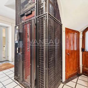 PARIS XVe - Volontaires : Appartement deux pièces au calme