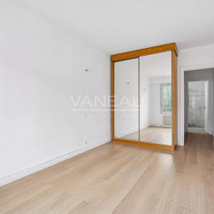 Paris XIVe - Port Royal - Balcon, vue dégagée.