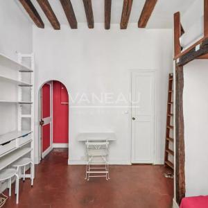 Paris 4ème - MUSEE CARNAVALET- STUDIO