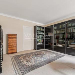 Paris VIIe - PLACE DE BRETEUIL - Appartement avec terrasse