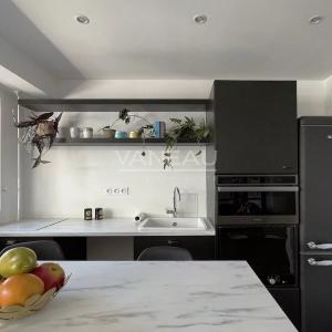 Charmant Studio de 31m2 avec grand  Balcon proche Métro Simplon