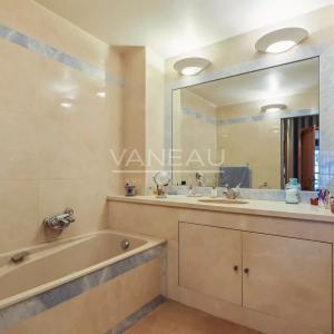 Paris VIIe - Invalides Place Vauban - Etage élevé avec vue dégag