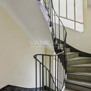 Neuilly- Maurice Barrés - Studio rénové et meublé