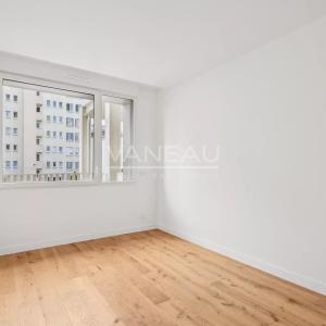 Issy-les-Moulineaux - Trois pièces rénové avec large balcon