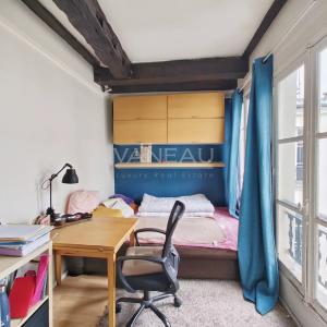 Paris IIe - Montorgueil - Studio dernier étage avec terrasse