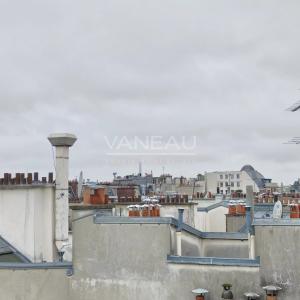 Paris IIe - Montorgueil - Studio dernier étage avec terrasse