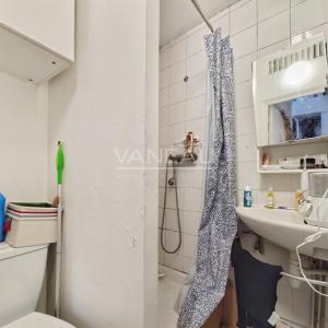 Paris IIe - Montorgueil - Studio dernier étage avec terrasse