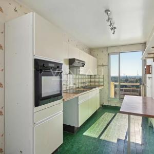 Courbevoie / Front de Seine / vue Tour Eiffel