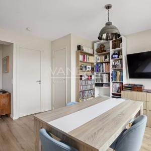 Boulogne, Les Passages : Deux pièces en dernier étage avec terra