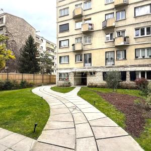 Quatre pièces à rénover avec balcons