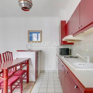 Paris 15ème - Ernest Renan - charmant deux pièces en étage élevé