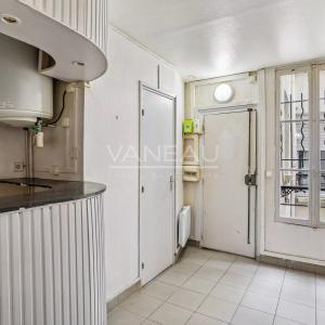 Paris XVIIème – Épinettes – 2 pièces à rénover avec cave – Fort 