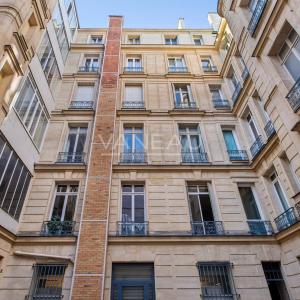 PARIS VIIIe - Champs-Elysées / Boétie