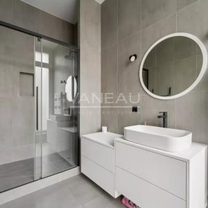 Paris XVIe - Muette - Appartement cinq chambres rénové.