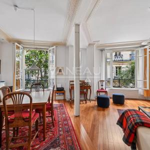 PARIS XVe - Rue du Laos : Bel appartement trois pièces au calme 