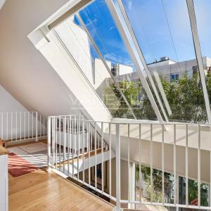 Duplex avec terrasse arborée - Paris VII