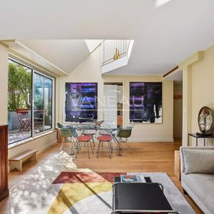 Duplex avec terrasse arborée - Paris VII