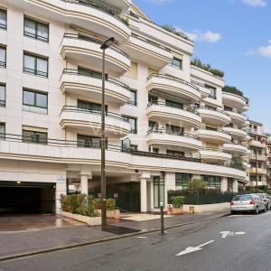 Deux pièces avec terrasse-jardin au calme