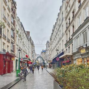 Paris IIe - Montorgueil - Studio dernier étage avec terrasse