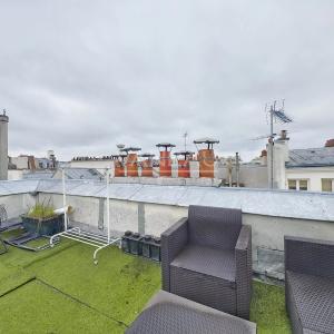 Paris IIe - Montorgueil - Studio dernier étage avec terrasse