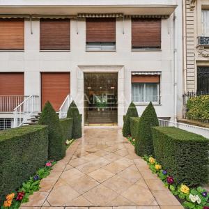 Paris XVIe- Georges Mandel - Pied à terre avec balcon